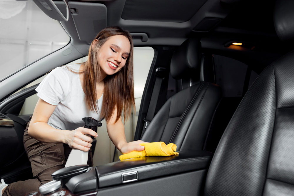 I vaše auto si zaslouží jarní očistu jak-vycistit-auto