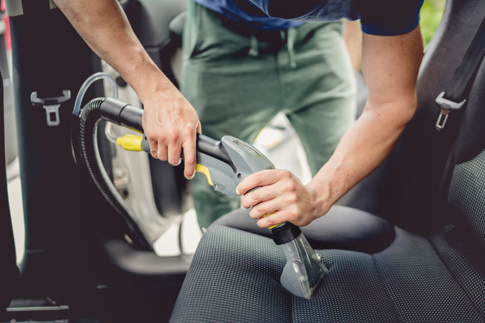 I vaše auto si zaslouží jarní očistu jak-vycistit-auto
