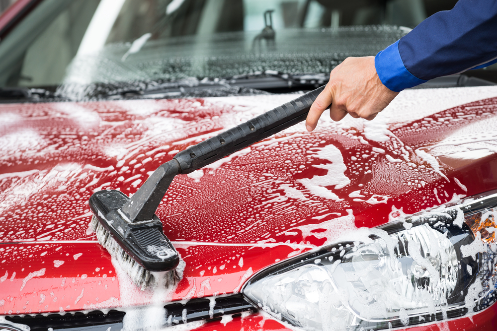 I vaše auto si zaslouží jarní očistu jak-vycistit-auto