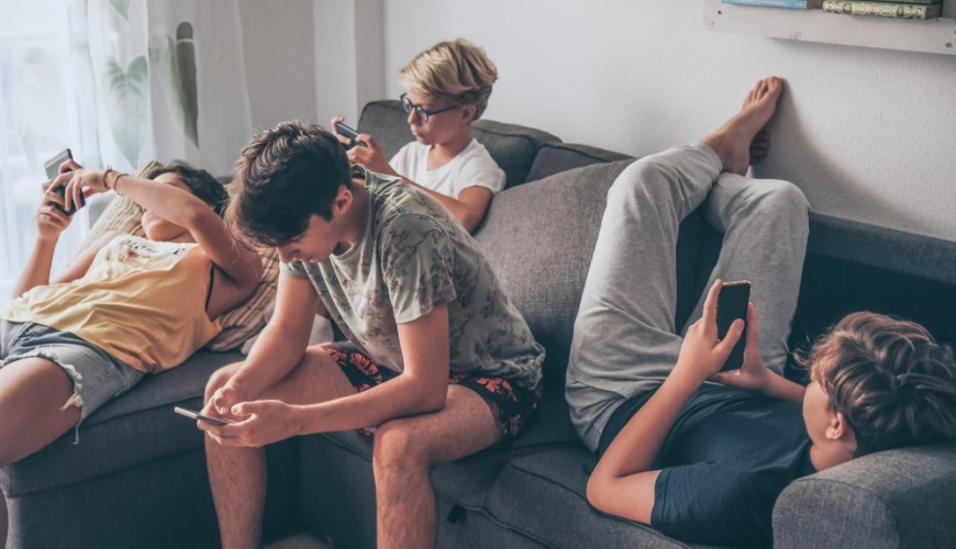 Budoucnost zrychluje a představuje novou generaci bezdrátových sítí – Wi-Fi 6E Wi-Fi 6E