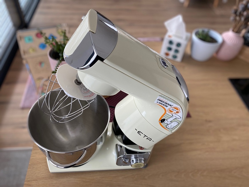 Recenze: Peče celé Česko, pečeme i my! Jak obstál kuchyňský robot ETA Gratus Storio? eta_gratus_storio_4