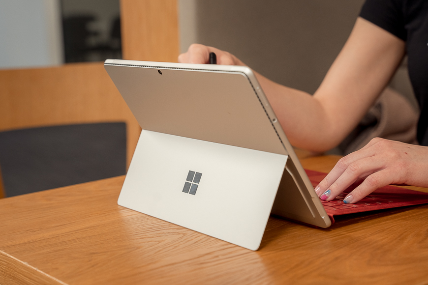 Microsoft_Surface_Pro_8