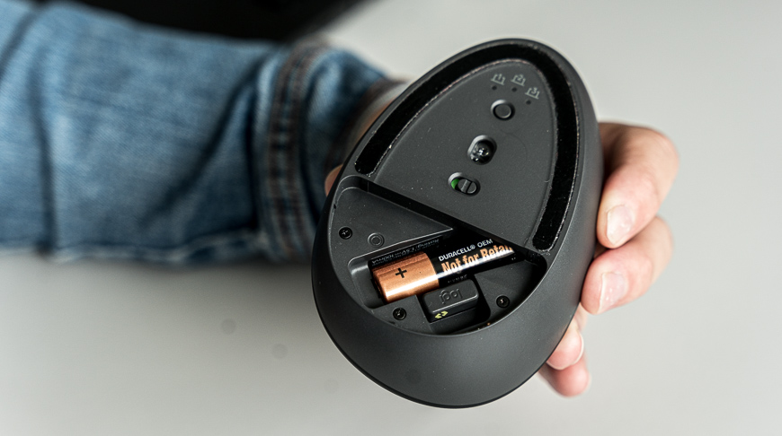Logitech Lift Vertical Ergonomic