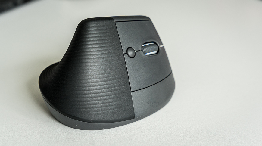 Logitech Lift Vertical Ergonomic