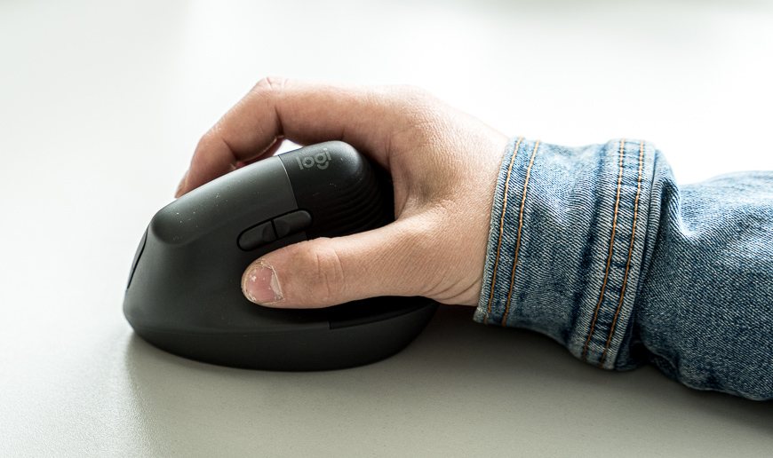Logitech Lift Vertical Ergonomic