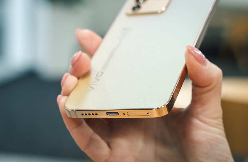 Recenze: Mobilní telefon vivo V23 5G Sunshine Gold – „zlato“ si právem zaslouží vivo v23 5g