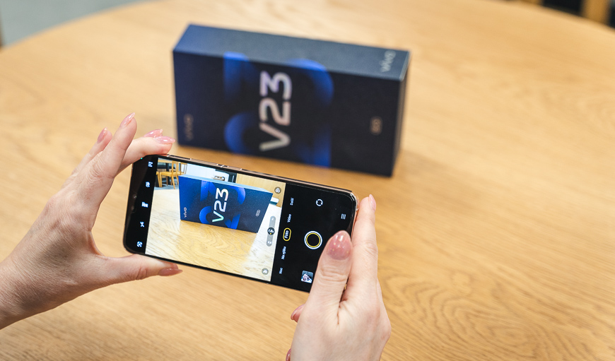 Recenze: Mobilní telefon vivo V23 5G Sunshine Gold – „zlato“ si právem zaslouží vivo v23 5g