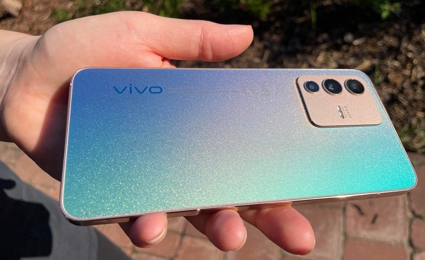 Recenze: Mobilní telefon vivo V23 5G Sunshine Gold – „zlato“ si právem zaslouží vivo v23 5g