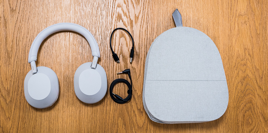 Recenze: Sony WH-1000XM5 – nová vlajková sluchátka s nejlepším ANC na trhu? Sluchátka Sony WH-1000XM5 obsah balení