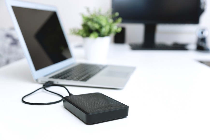 Jak přenést data do nového telefonu Notebook s operačním systémem iOs a zálohování dat pomocí externího disku
