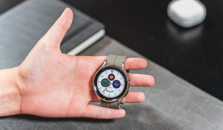 Je to venku! Samsung Galaxy Z Flip4, Z Fold4 a další super novinky odhaleny Samsung Galaxy Watch5