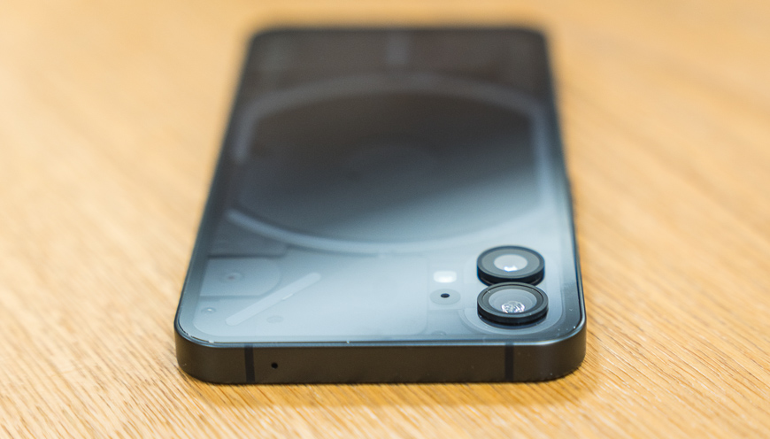 Recenze: Novinka Nothing Phone (1) určitě není k zahození Nothing Phone (1)