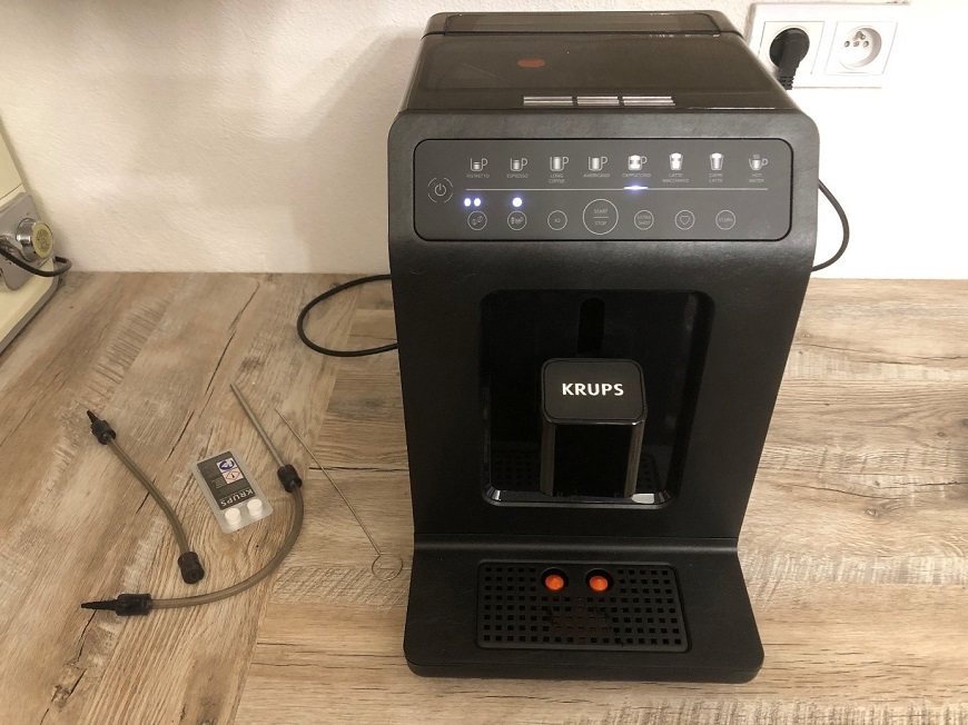 Recenze: Kávovar Espresso KRUPS Evidence Eco EA897B10 – Káva se silou Quattro Force KRUPS EVIDENCE ECO EA897B10