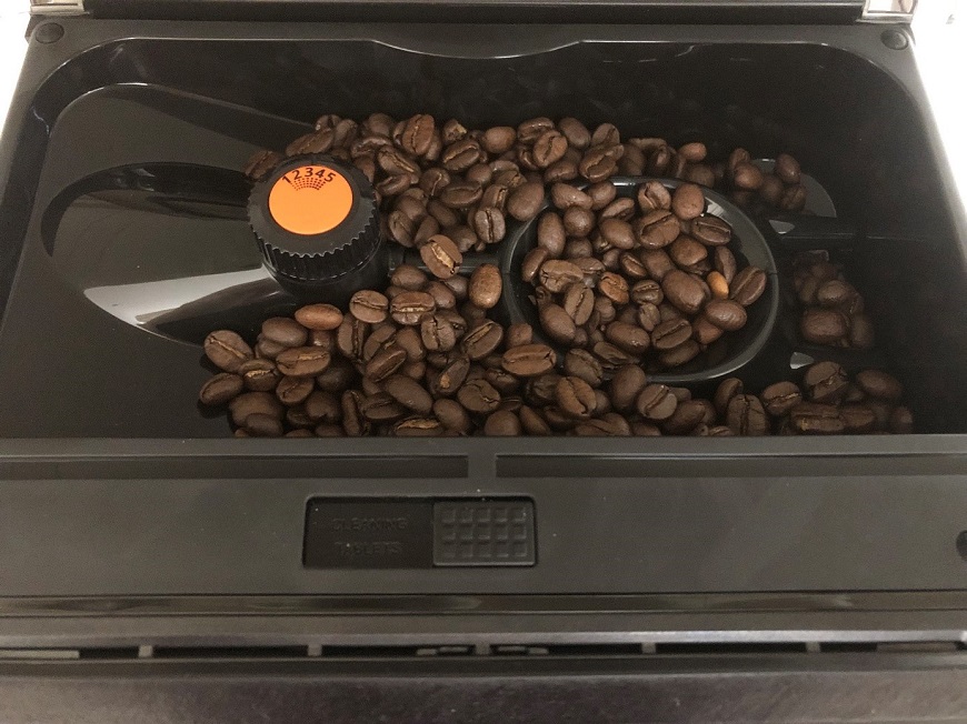 Recenze: Kávovar Espresso KRUPS Evidence Eco EA897B10 – Káva se silou Quattro Force KRUPS EVIDENCE ECO EA897B10