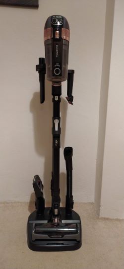 Recenze: Jak si vedl nejvýkonnější tyčák Rowenta RH99F1WO Versatile X-Force Flex 15.60 Animal v praxi? Rowenta RH99F1WO Versatile X-Force Flex 15.60 Animal