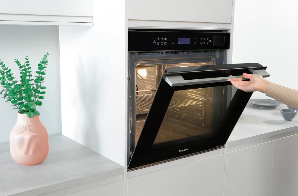 Trouba Whirlpool vám pomůže zachránit i ten nejchmurnější den Trouba Whirlpool vám pomůže zachránit i ten nejchmurnější den