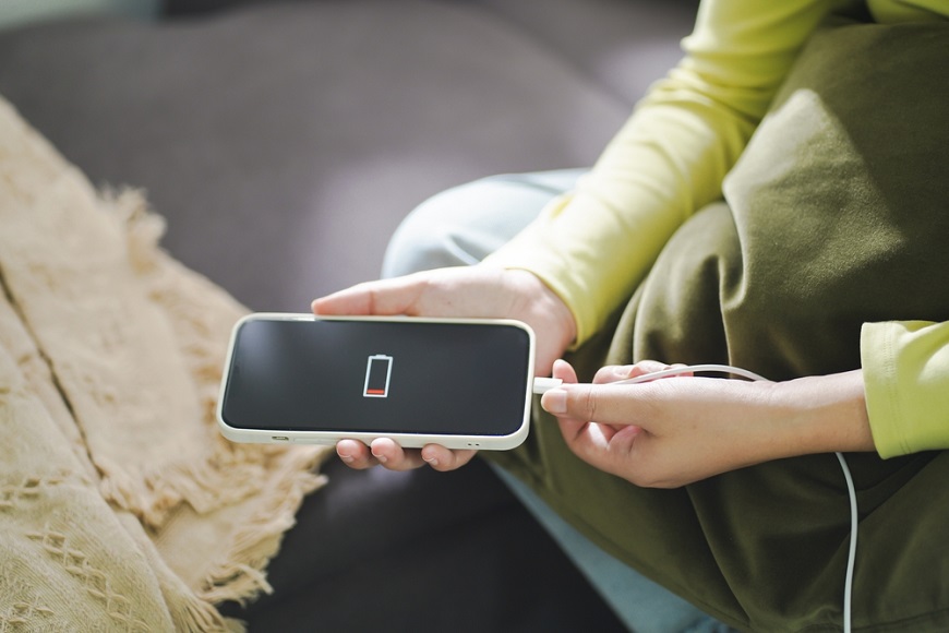 jak šetřit baterii mobilu