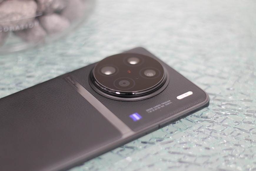 Recenze: vivo X90 Pro 5G vám ZEISStí fotky na luxusní úrovni vivo X90 Pro 5G