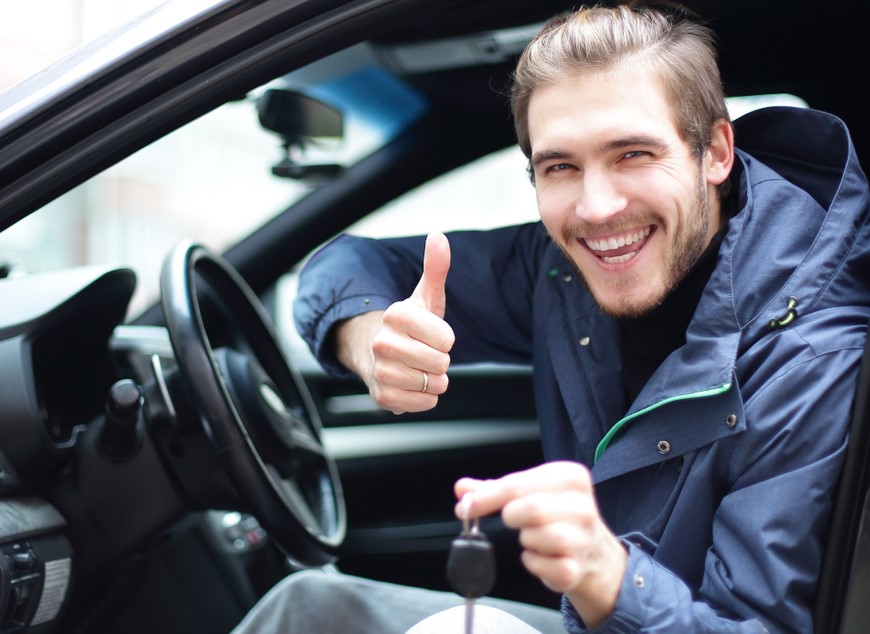 Muž je nadšený, že nadýchal nulu a může sednout do auta a odjet