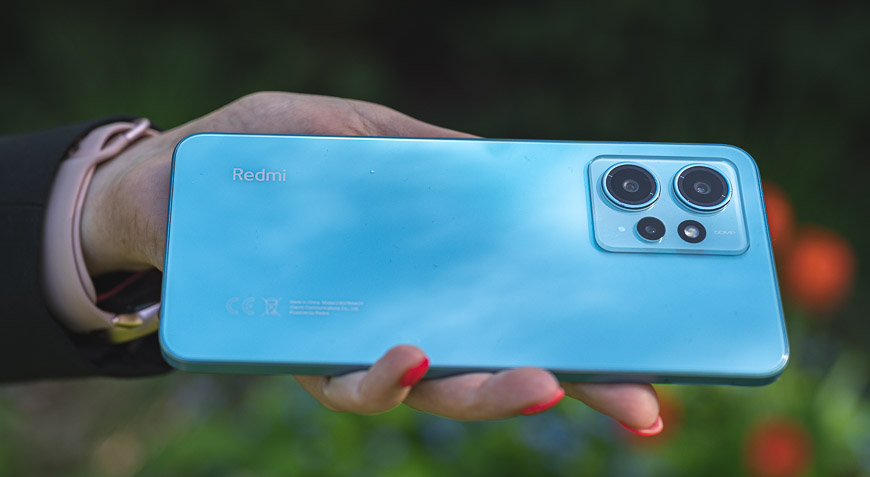 Recenze: Xiaomi Redmi Note 12 vás dokáže očarovat Design Xiaomi Redmi Note 12