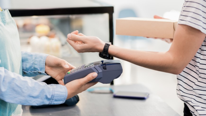 Funkce Garmin Pay; platba hodinkami