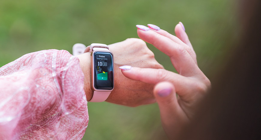 Recenze: Huawei Band 8 – minimalistický vzhledem, maximalistický výkonem recenze Huawei Band 8