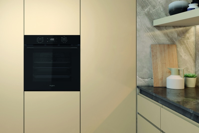 Vestavná multifunkční trouba Whirlpool New Actual, ultimátní černé provedení 