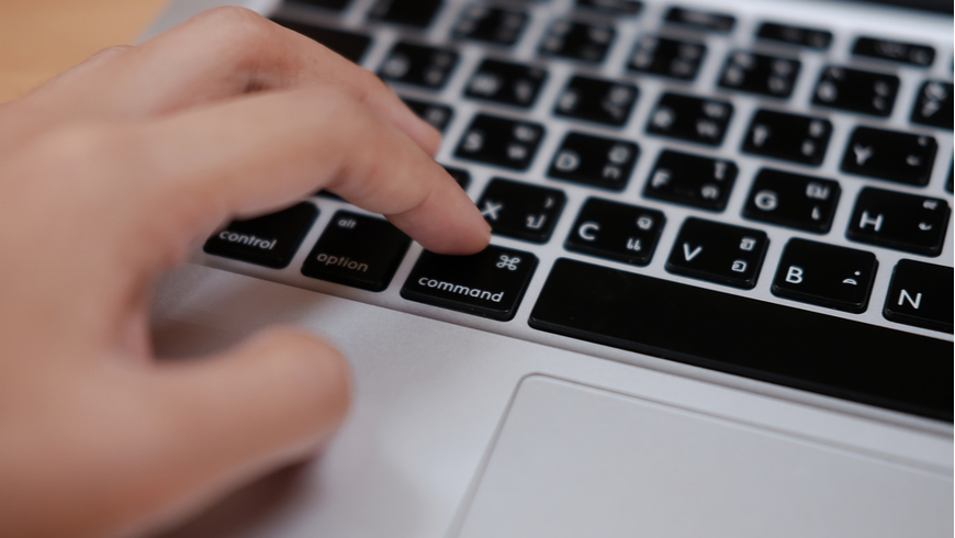 Jak udělat printscreen? Tlačítko Command na notebooku systému MacOS