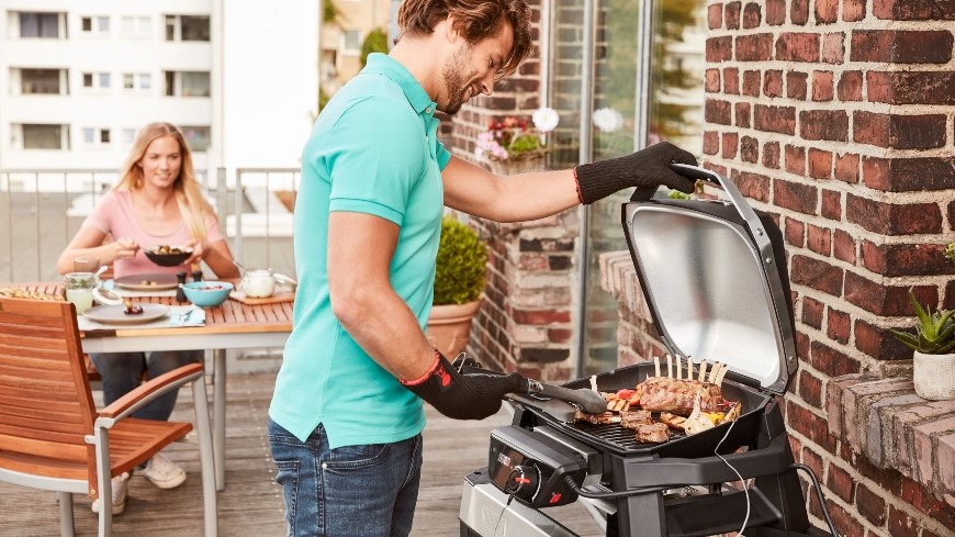 Poznejte kouzlo grilů Weber. Poradíme vám, který model si vybrat Gril Weber PULSE 2000