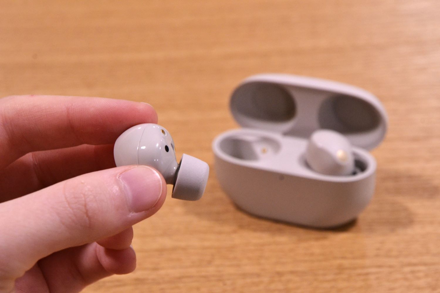 Recenze: Sluchátka Sony WF-1000XM5 – Nic než hudba