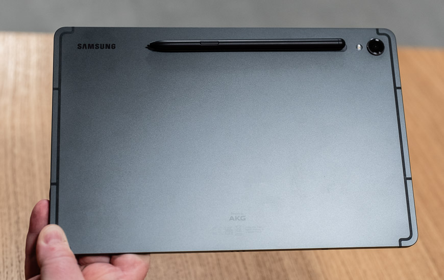 Recenze: Zůstává Samsung Galaxy Tab S9 lídrem na trhu Android tabletů? Foto výbava Samsungu Galaxy Tab S9