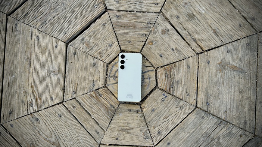 Recenze Samsung Galaxy S24+: Mezihvězdný kompromis nebo černý kůň revolučního galaktického trojspřeží? Recenze Samsung Galaxy S24+: Mezihvězdný kompromis nebo černý kůň revolučního galaktického trojspřeží?