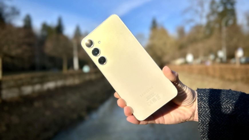 Recenze Samsung Galaxy S24+: Mezihvězdný kompromis nebo černý kůň revolučního galaktického trojspřeží? Recenze Samsung Galaxy S24+: Mezihvězdný kompromis nebo černý kůň revolučního galaktického trojspřeží?
