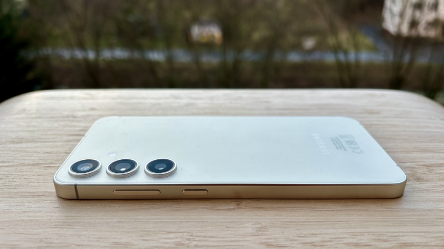Recenze Samsung Galaxy S24+: Mezihvězdný kompromis nebo černý kůň revolučního galaktického trojspřeží? Recenze Samsung Galaxy S24+: Mezihvězdný kompromis nebo černý kůň revolučního galaktického trojspřeží?