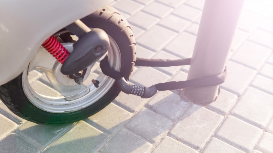 Jak zamknout elektrokoloběžku? Jak zamknout elektrokoloběžku?