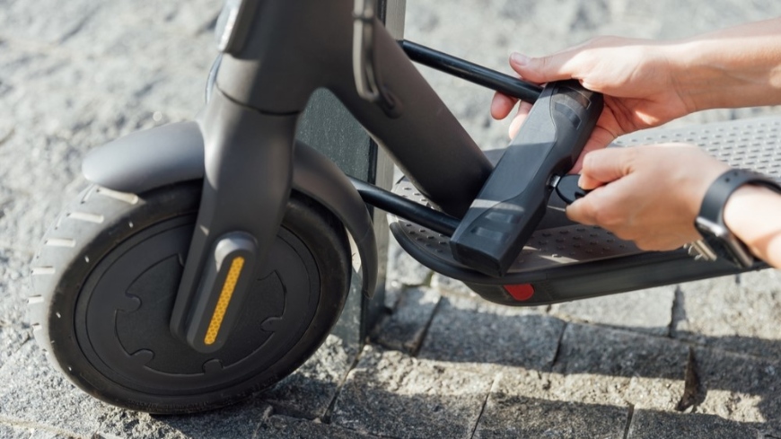 Jak zamknout elektrokoloběžku? Jak zamknout elektrokoloběžku?