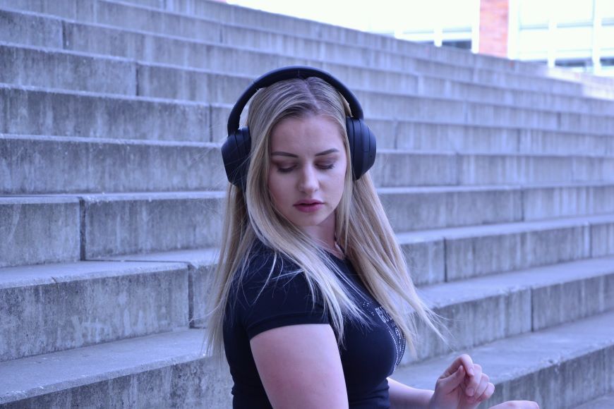 Recenze: Sluchátka Sony ULT WEAR – Basová revoluce ve vašich uších Recenze: Sluchátka Sony ULT WEAR – Basová revoluce ve vašich uších