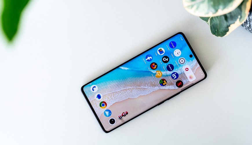 Recenze: Vivo V40 - Dechberoucí fotky i znamenitá výdrž jas displeje