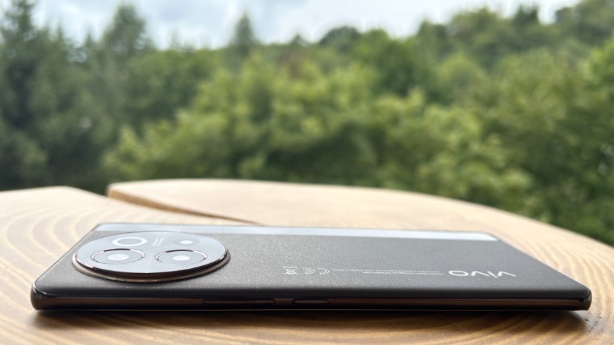 Recenze: Vivo V40 Lite - Vivo la vida aneb favorit střední třídy Recenze: Vivo V40 Lite - Vivo la vida aneb favorit střední třídy