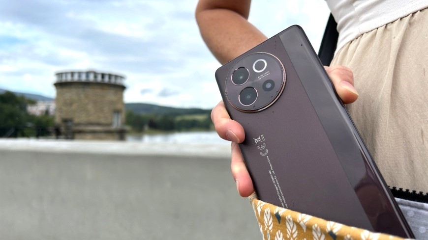 Recenze: Vivo V40 Lite - Vivo la vida aneb favorit střední třídy Recenze: Vivo V40 Lite - Vivo la vida aneb favorit střední třídy