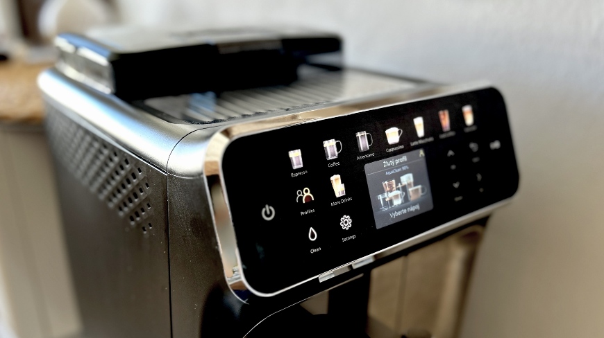 Recenze kávovaru Espresso Philips Series 5500 LatteGo: Pozvánka na kávu, která se neodmítá