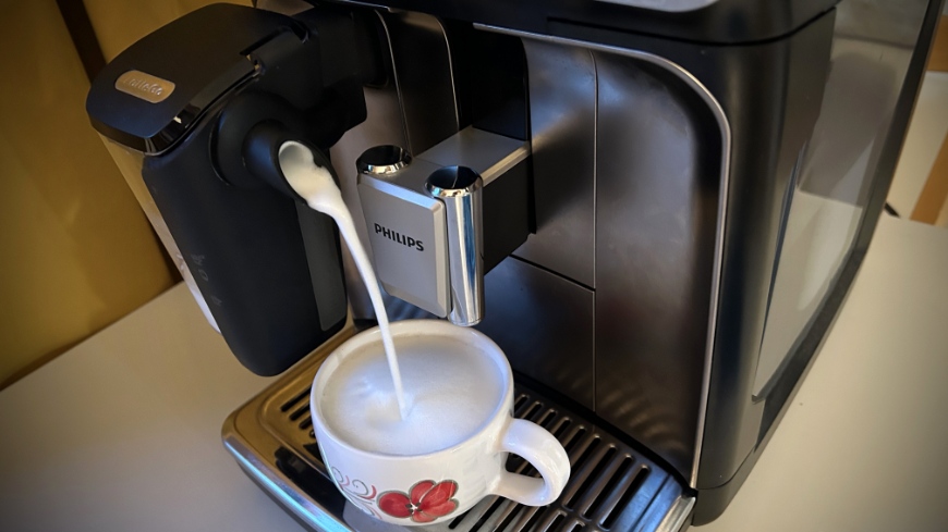 Recenze kávovaru Espresso Philips Series 5500 LatteGo: Pozvánka na kávu, která se neodmítá