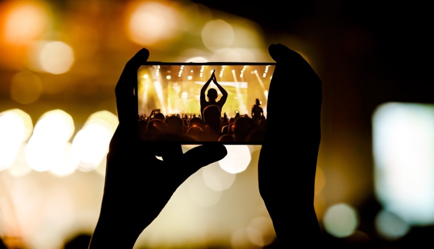 Zamířit a cvaknout! Umělá inteligence ve foťácích mobilů: Revoluce, která změní vaše fotky navždy Focení ve tmě pomocí umělé inteligence