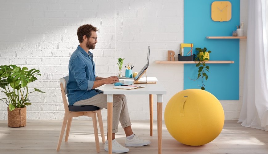 Předcházejte bolestem při práci díky ergonomickému příslušenství Leitz a Kensington Ergonomické příslušenství