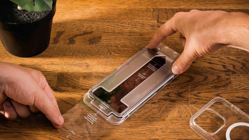 Ochraňte svůj telefon. Skla FIXED Armor se řadí k absolutní špičce antidust aplikátor