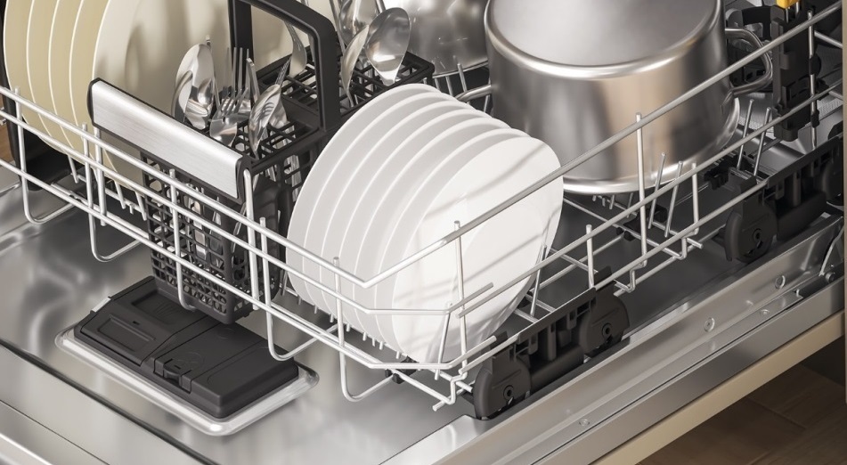 Extrémní myčky Whirlpool MaxiSpace: Více místa pro nádobí, méně starostí pro vás! Whirlpool myčky nádobí maxispace důmyslně řešené kolejnice