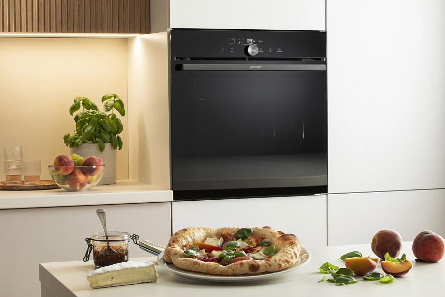 Gorenje trouby upečou výbornou pizzu už za 3,5 minuty Trouba Gorenje GO66EPIZZA350C, mobilní aplikace ConnectLife
