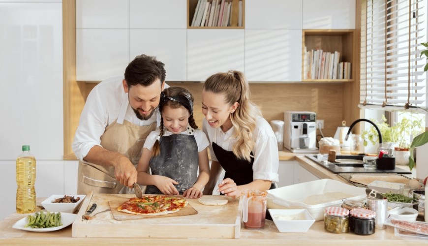 Domácí pizza jako z pizzerie u vás doma: Tipy a triky pro dokonalý požitek domácí pizza