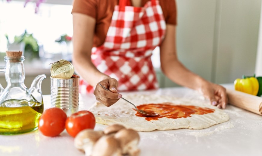 Domácí pizza jako z pizzerie u vás doma: Tipy a triky pro dokonalý požitek domácí pizza