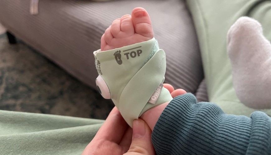 Recenze: Chytrá ponožka Owlet Dream Sock + Cam2 Bundle dohlídne na bezpečný spánek vašeho miminka Chytrá ponožka Owlet Dream Sock + Cam2 Bundle